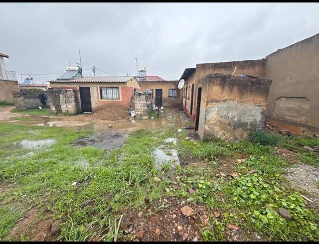 6 BEDROOM HOUSE FOR SALE IN KAALFONTEIN